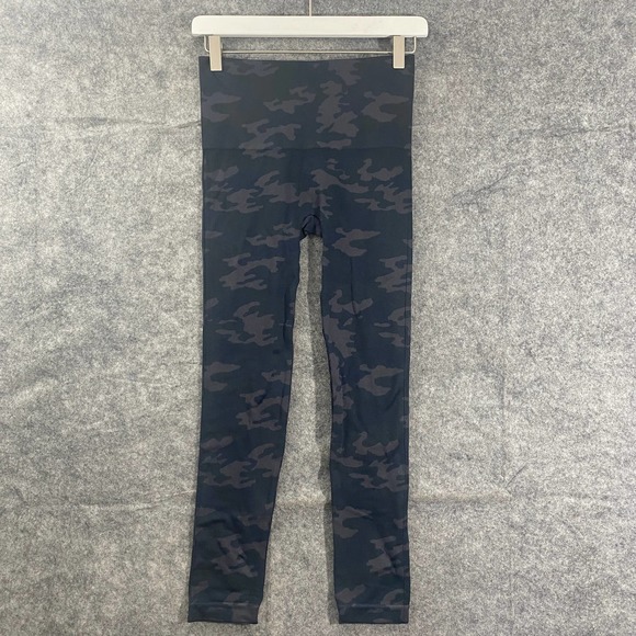 SPANX Camo Leggings Medium Green Black Seamless High Rise Shapewear - Picture 3 of 13